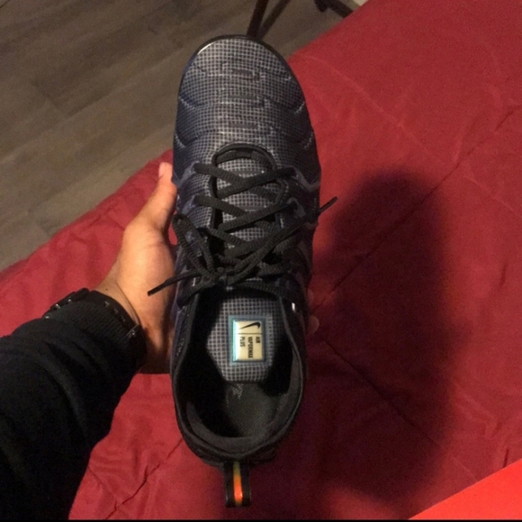 Nike Air Vapormax Plus - Picture 2 of 3